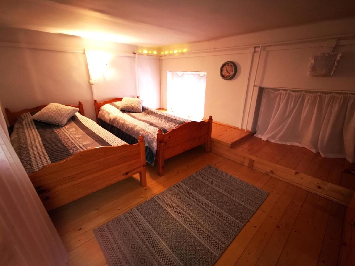 Belvarosi Vintage Apartman A Setaloutcan Мишкольц Экстерьер фото
