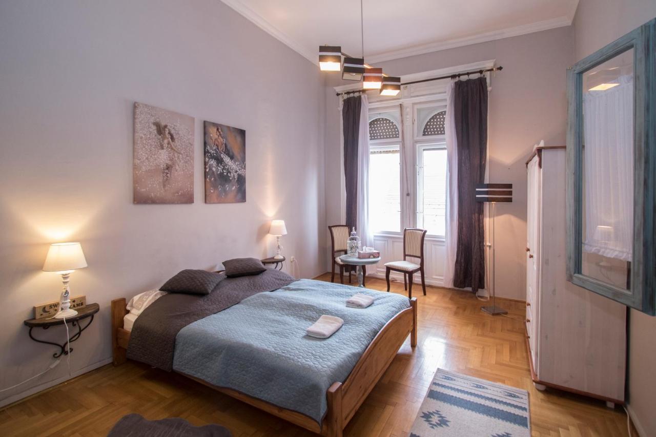 Belvarosi Vintage Apartman A Setaloutcan Мишкольц Экстерьер фото