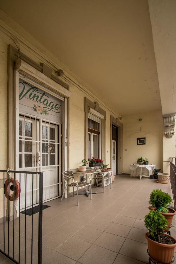 Belvarosi Vintage Apartman A Setaloutcan Мишкольц Экстерьер фото