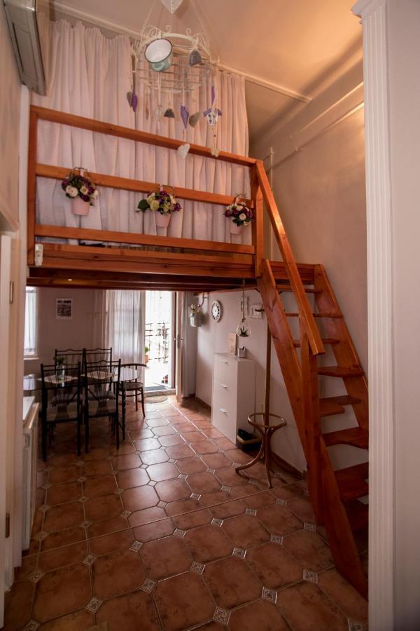 Belvarosi Vintage Apartman A Setaloutcan Мишкольц Экстерьер фото